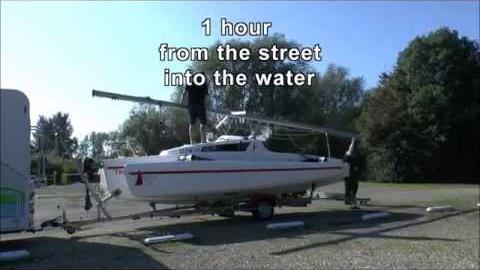 Astus 22 Trimaran boat launch