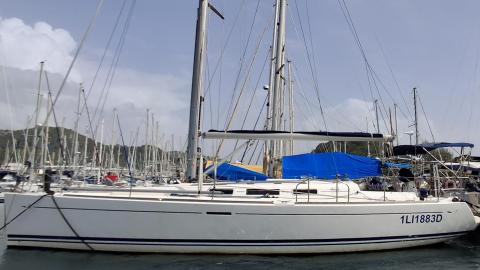 Dufour Yachts Dufour 40 Performance : In marina