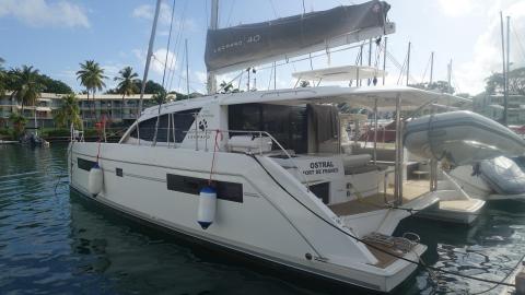 Robertson & Cain Leopard 40 : In the marina