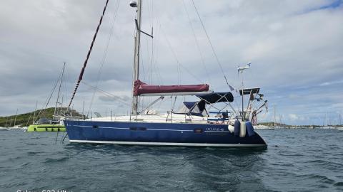 Bénéteau Oceanis 411 Celebration : At anchor in Martinique