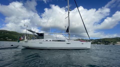 Bénéteau Ocenais 46 : At anchor in Martinique