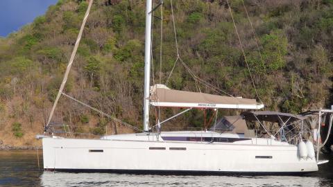 Jeanneau Sun Odyssey 409 Performance : At anchor in Martinique