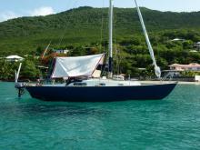 At anchor Anse d&#039;arlet Martinique - Jeremy Rogers Contessa 26, Used (1969) - Martinique (Ref 263)