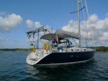 At anchor in Martinique - Beneteau Oceanis 411 celebration, Used (2003) - Martinique (Ref 245)