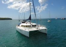 CNB Lagoon 440 : At anchor in Martinique