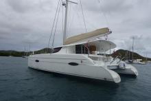 Fountaine Pajot Lipari 41 Maestro : at anchorage