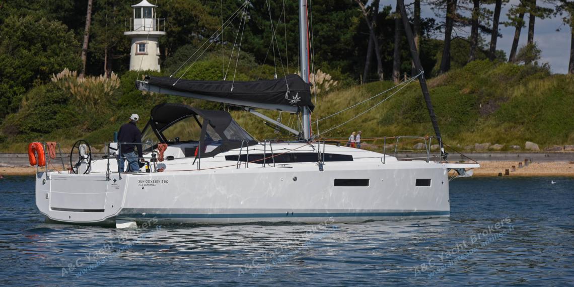 Jeanneau Sun Odyssey 380 : At anchor